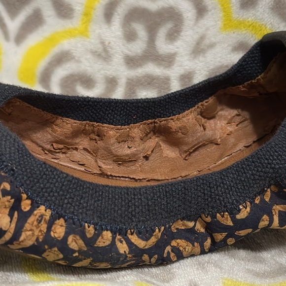 Size 7.5 Lucky Brand patterned ballet flat - unique print, hard to find - Picture 8 of 9